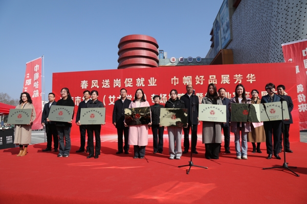 204518-236416.jpg 4_爱奇艺.jpg