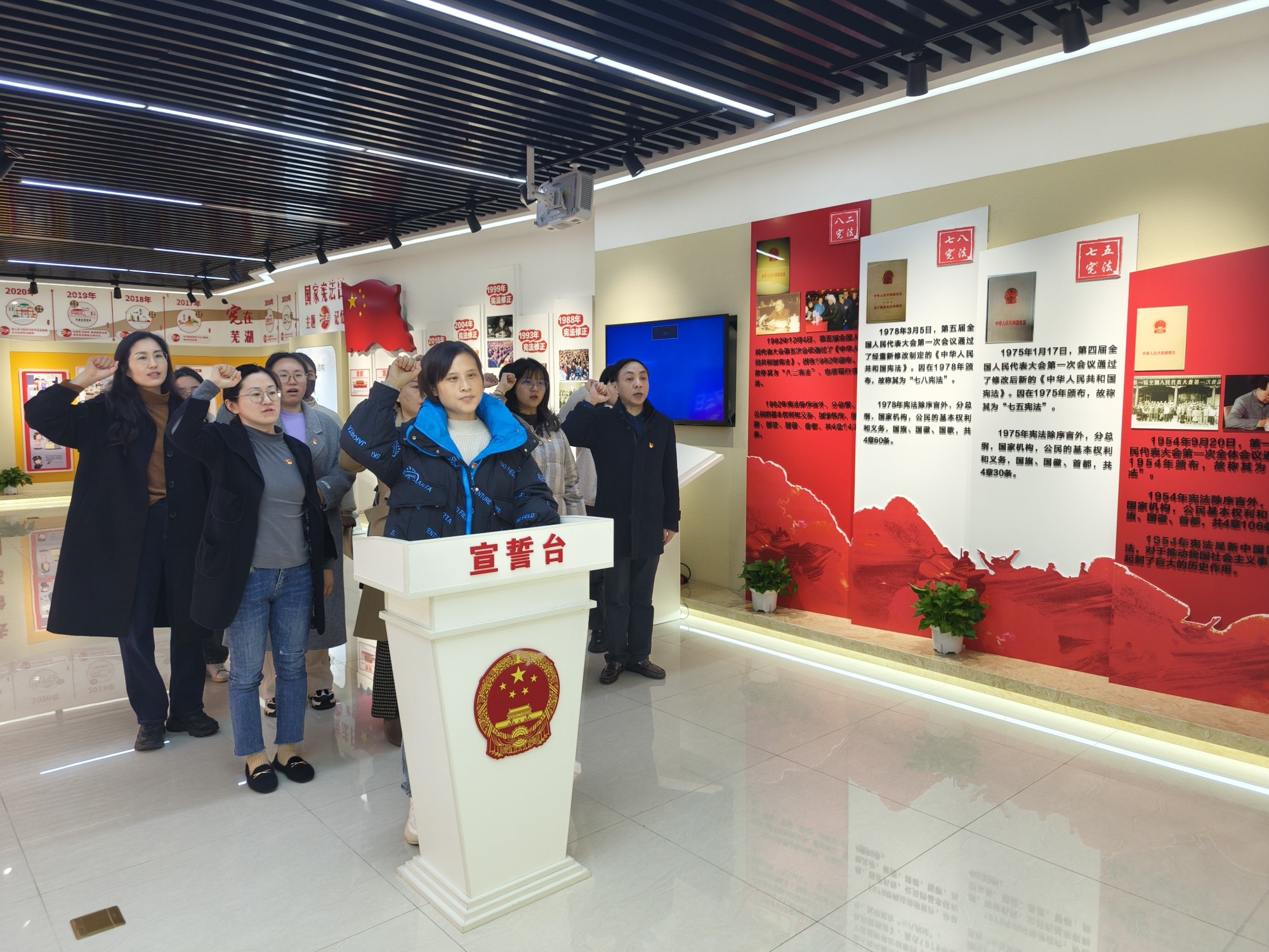 163930-128682.jpg 163930-128682.jpg