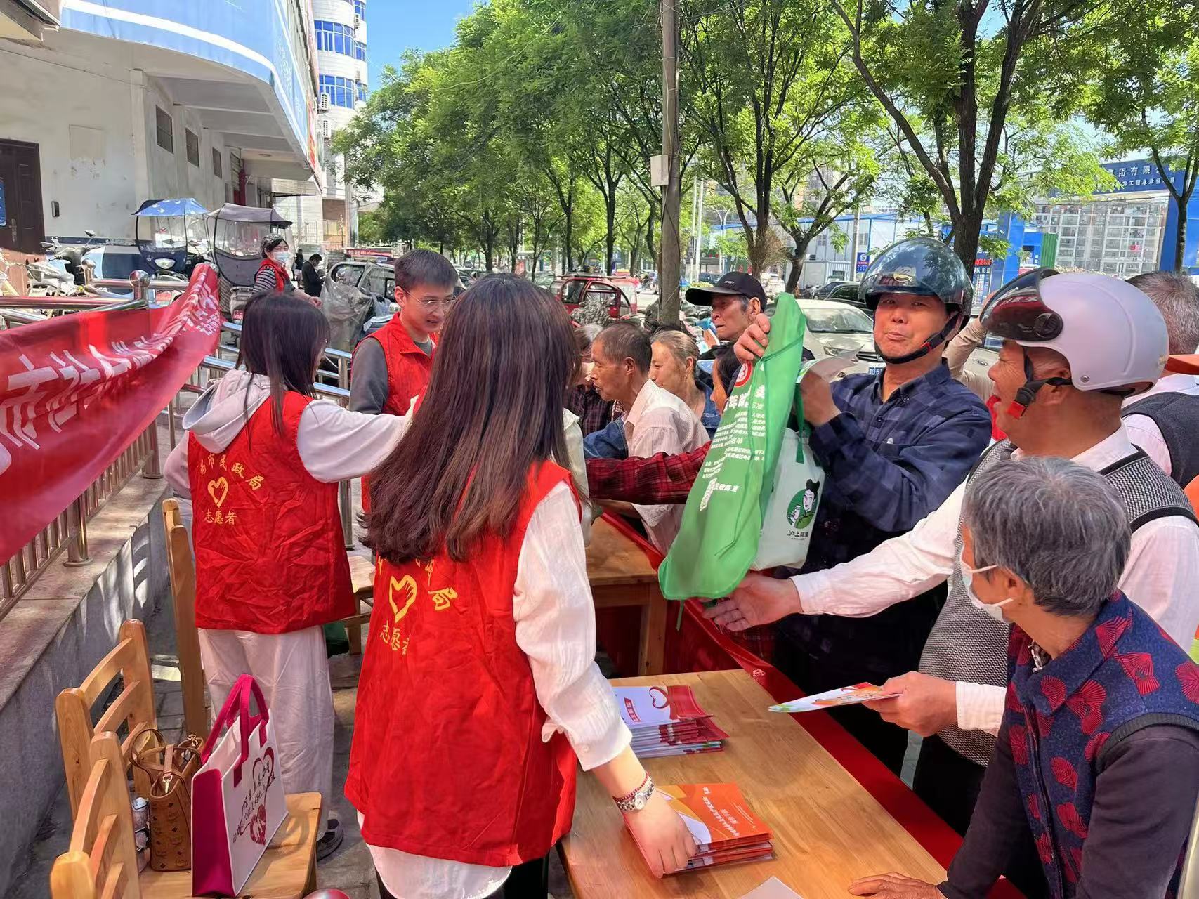 164030-119520.jpg 164030-119520.jpg