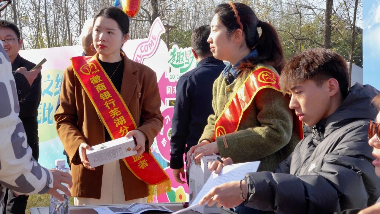 111206-963555.jpg 111206-963555.jpg